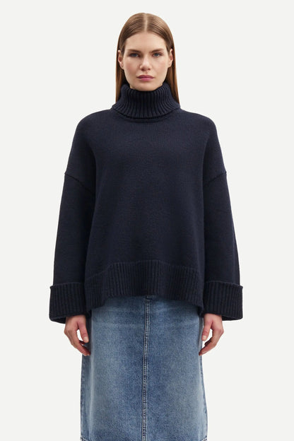 Sakeiku Turtleneck